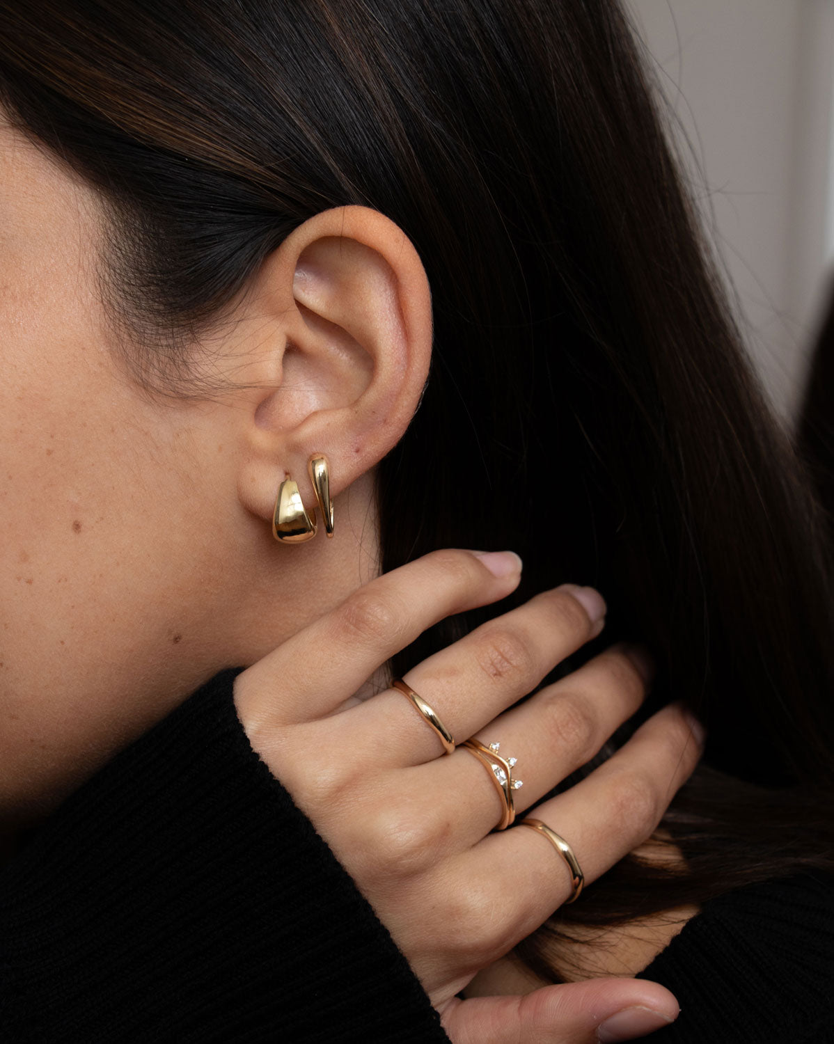 (Pair) Cardi Hoops