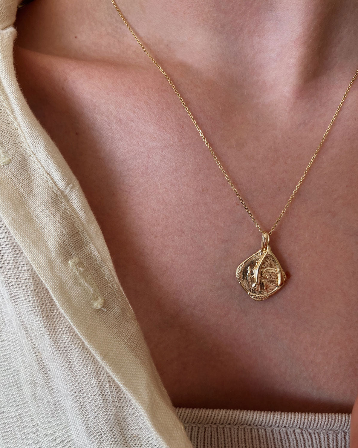 Traveller&#39;s Amulet &amp; Wishbone Pendants Set